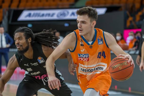 锋线摇摆人 锋线摇摆人